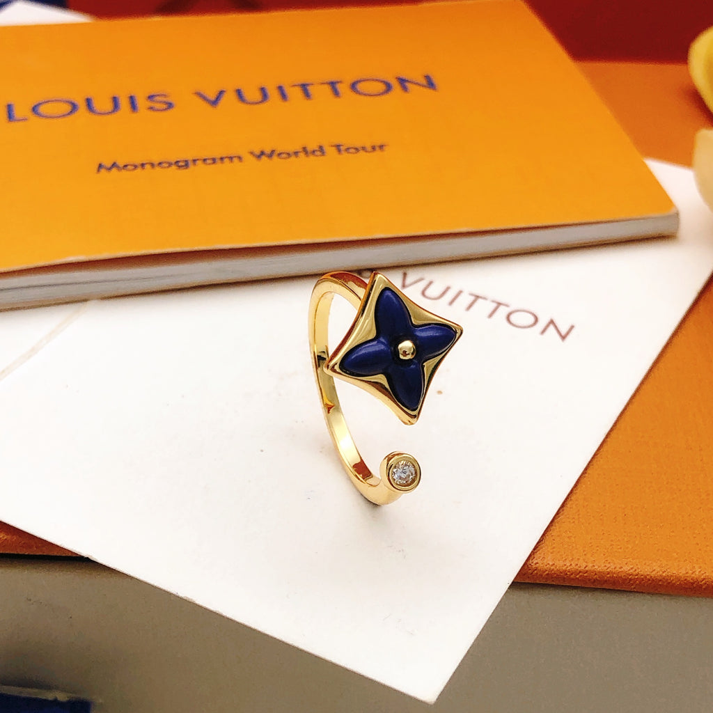 Geometric Emblem Statement Ring in Gold-Tone – Blue Detail main product view