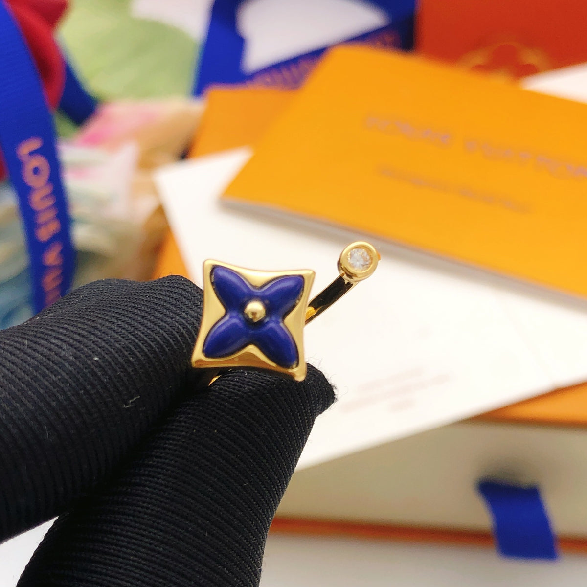 Geometric Emblem Statement Ring in Gold-Tone – Blue Detail side detail