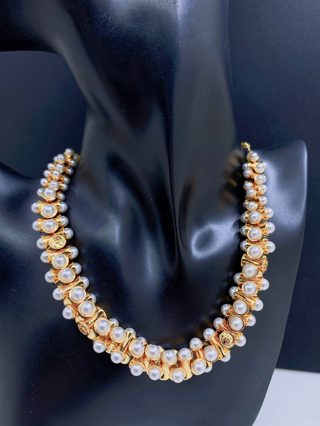 Pearl Pearl-Detail Pendant Necklace – Pearl Detail – Design 051 front product view