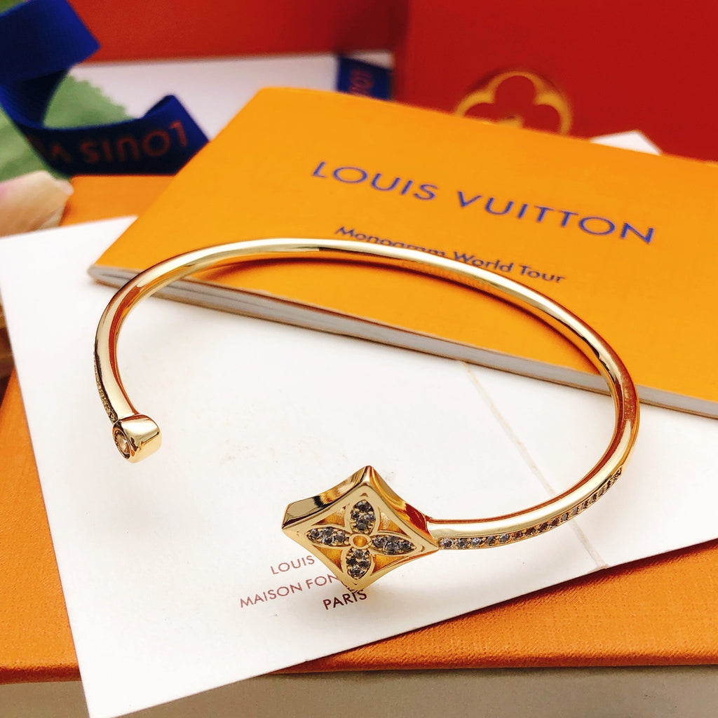 Geometric Emblem Bangle in Rose-Gold-Tone – Rose Gold Detail side detail