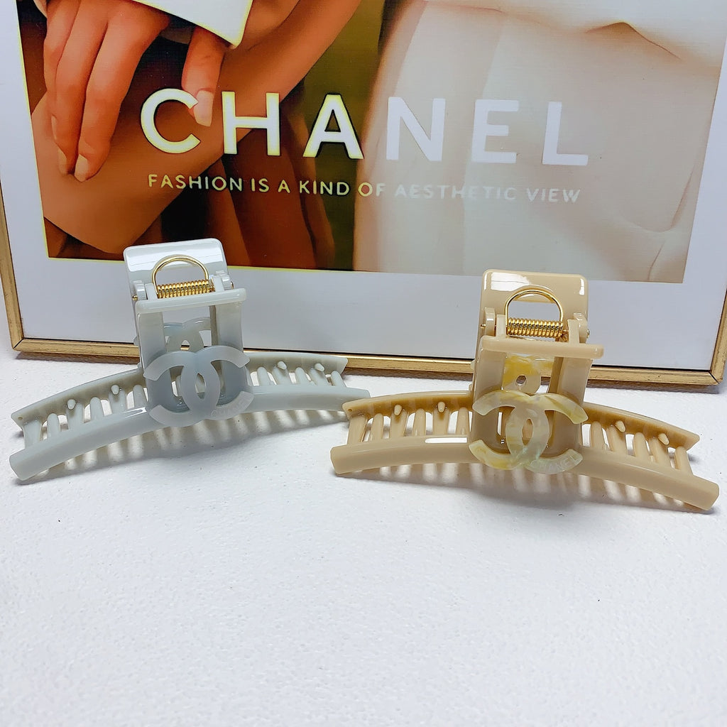 Signature Emblem Hair Clip – Design 008 main product view