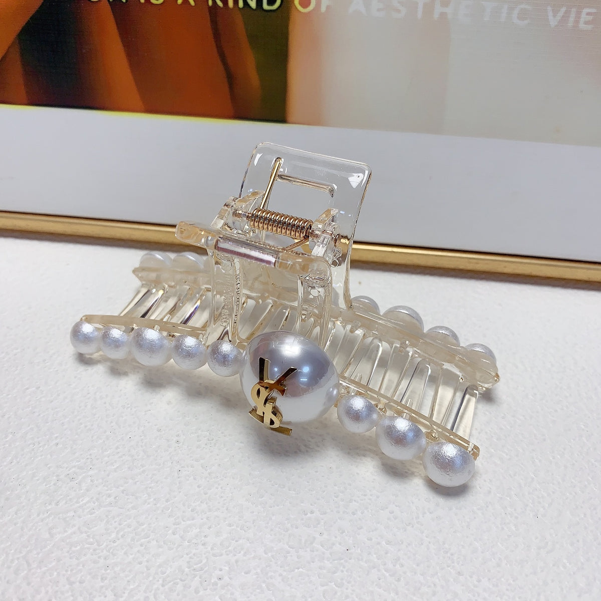 Pearl Hair Clip – Pearl Detail – Design 003 close-up detail