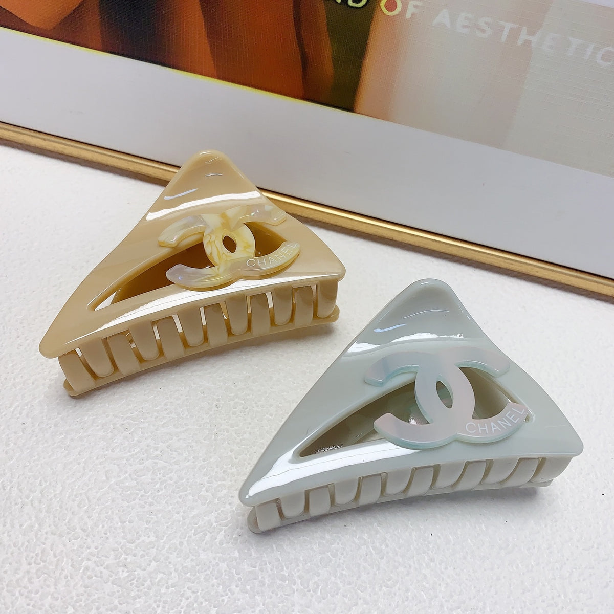 Signature Emblem Hair Clip – Design 009 front product view
