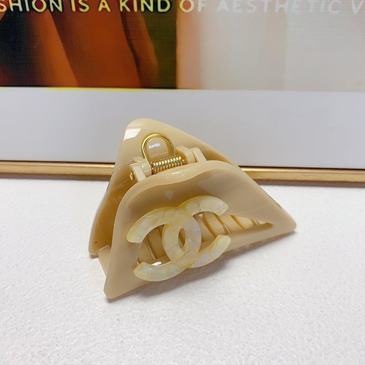 Signature Emblem Hair Clip – Design 009 styled product view