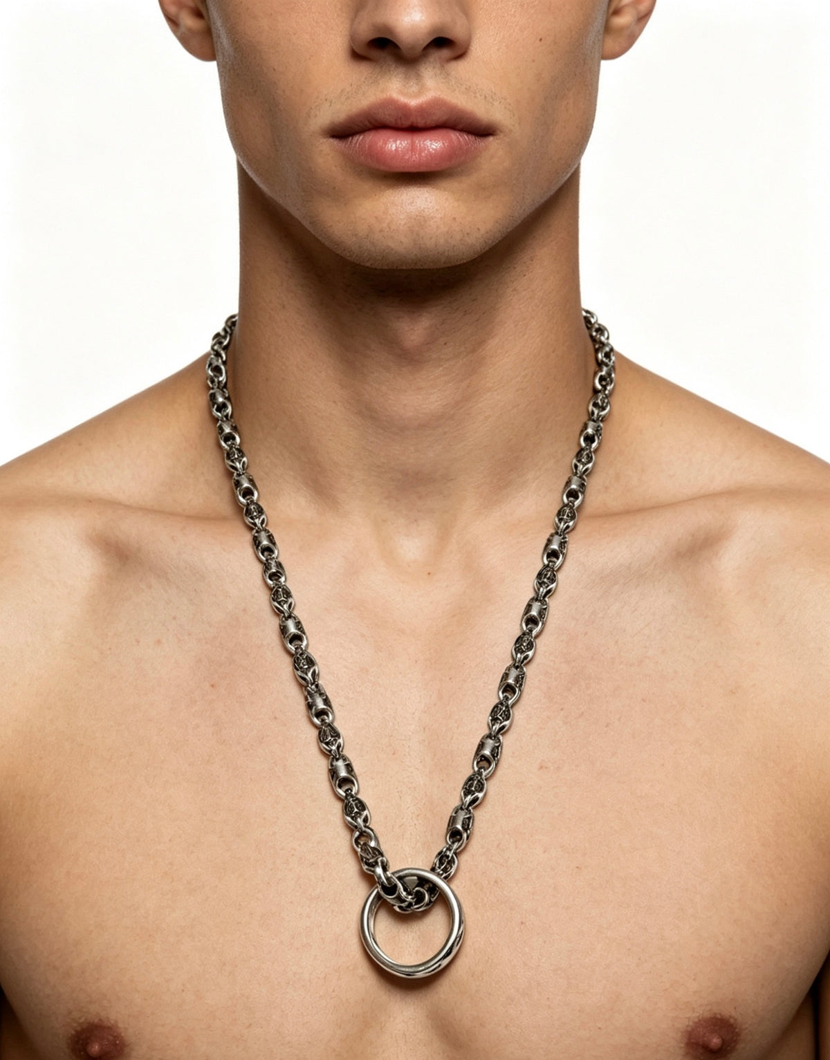 Chain Pendant Necklace in Silver-Tone – Design 032 side detail