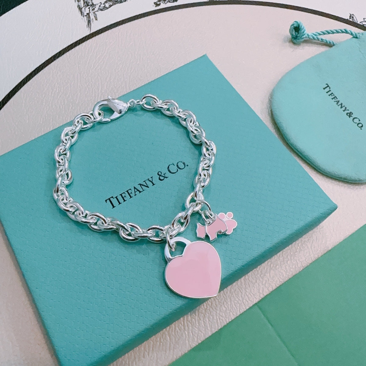 Signature Motif Bracelet in Silver-Tone – Vintage Detail – Design 70 front product view