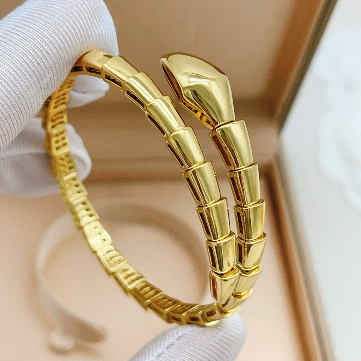 Serpentine Bangle in Gold-Tone side detail