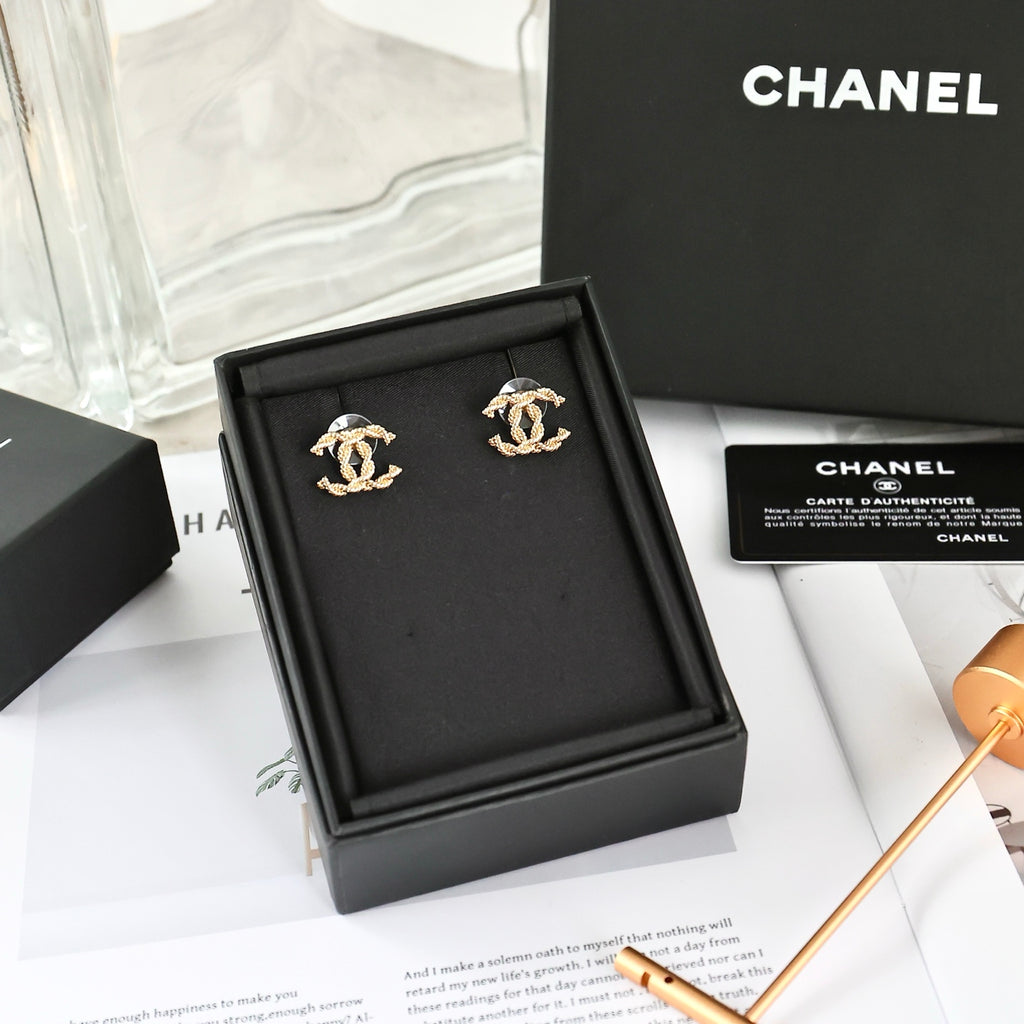 Double-C Emblem Stud Earrings in Polished Metal-Tone – Design 325 styled product view