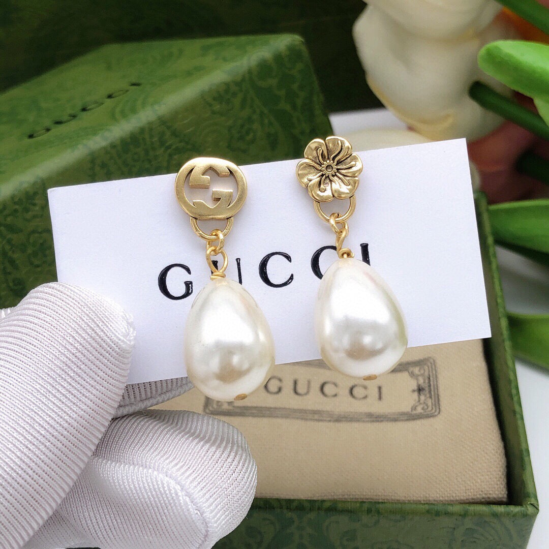 Double-G Emblem Statement Earrings in Polished Metal-Tone – Design 002 main product view