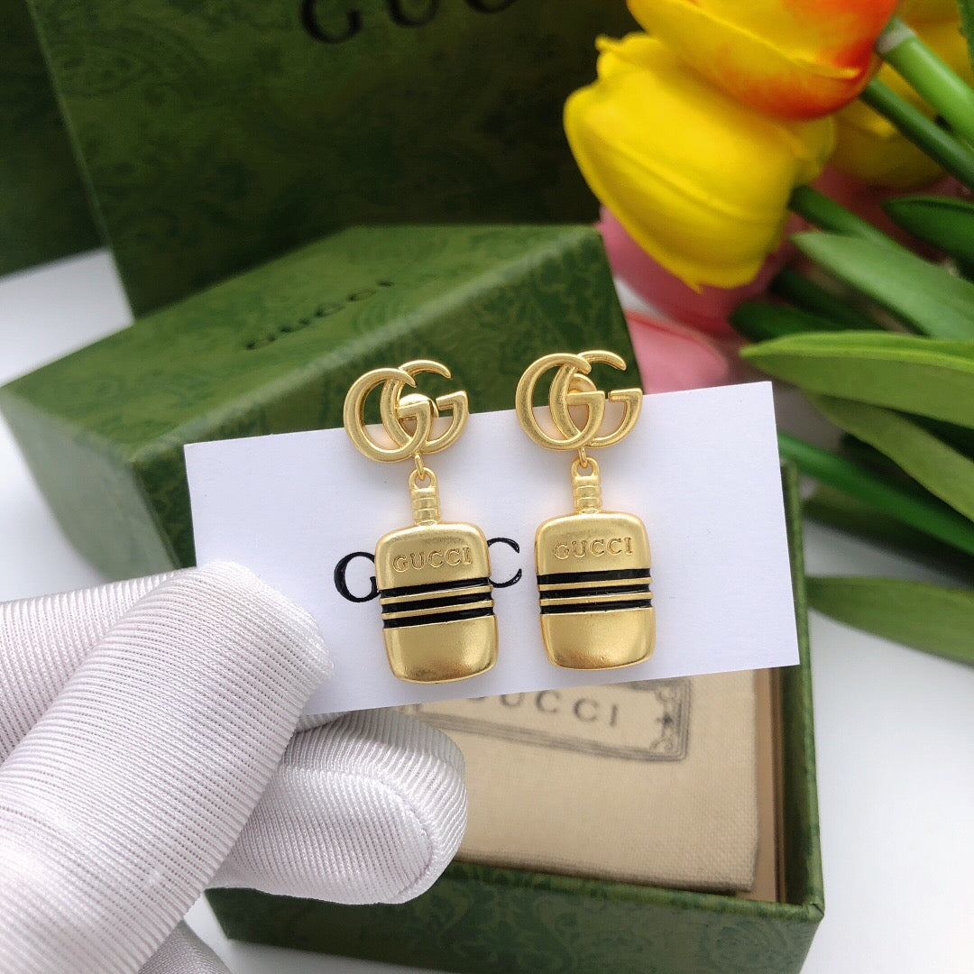 Double-G Emblem Stud Earrings in Polished Metal-Tone – Design 016 front product view
