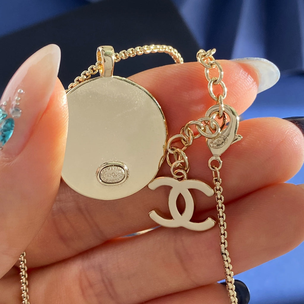 Double-C Emblem Pendant Necklace in Gold-Tone – Black Detail – Design 002 side detail