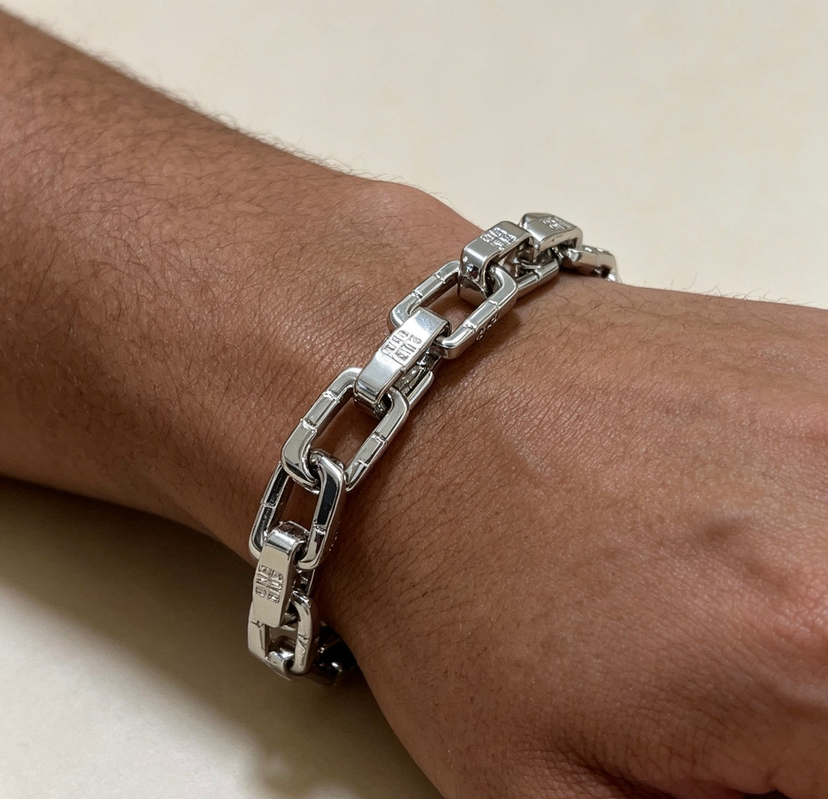 Floral Bracelet in Gold-Tone – Design 005 detail view