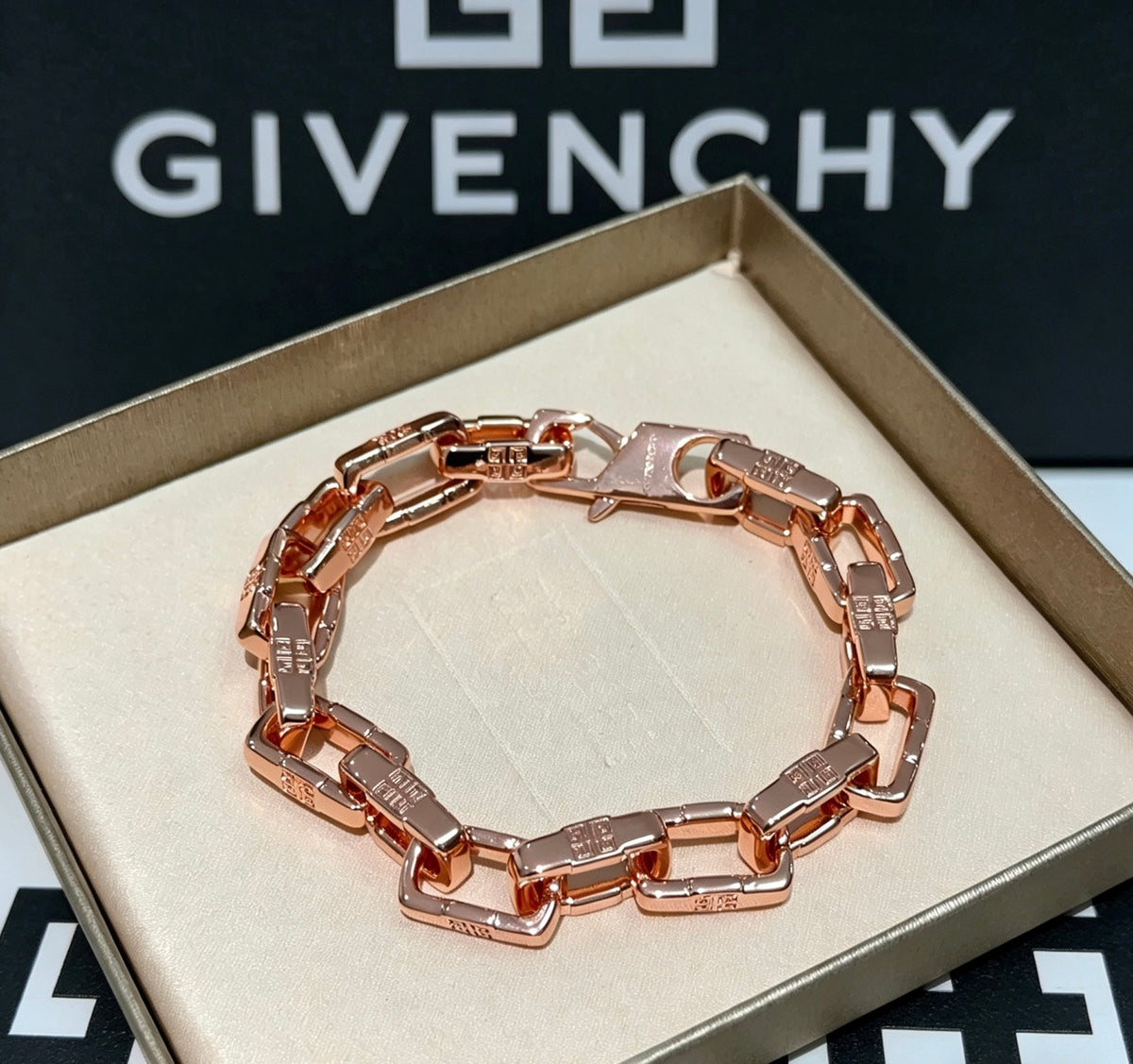 Floral Bracelet in Gold-Tone – Design 010 front product view