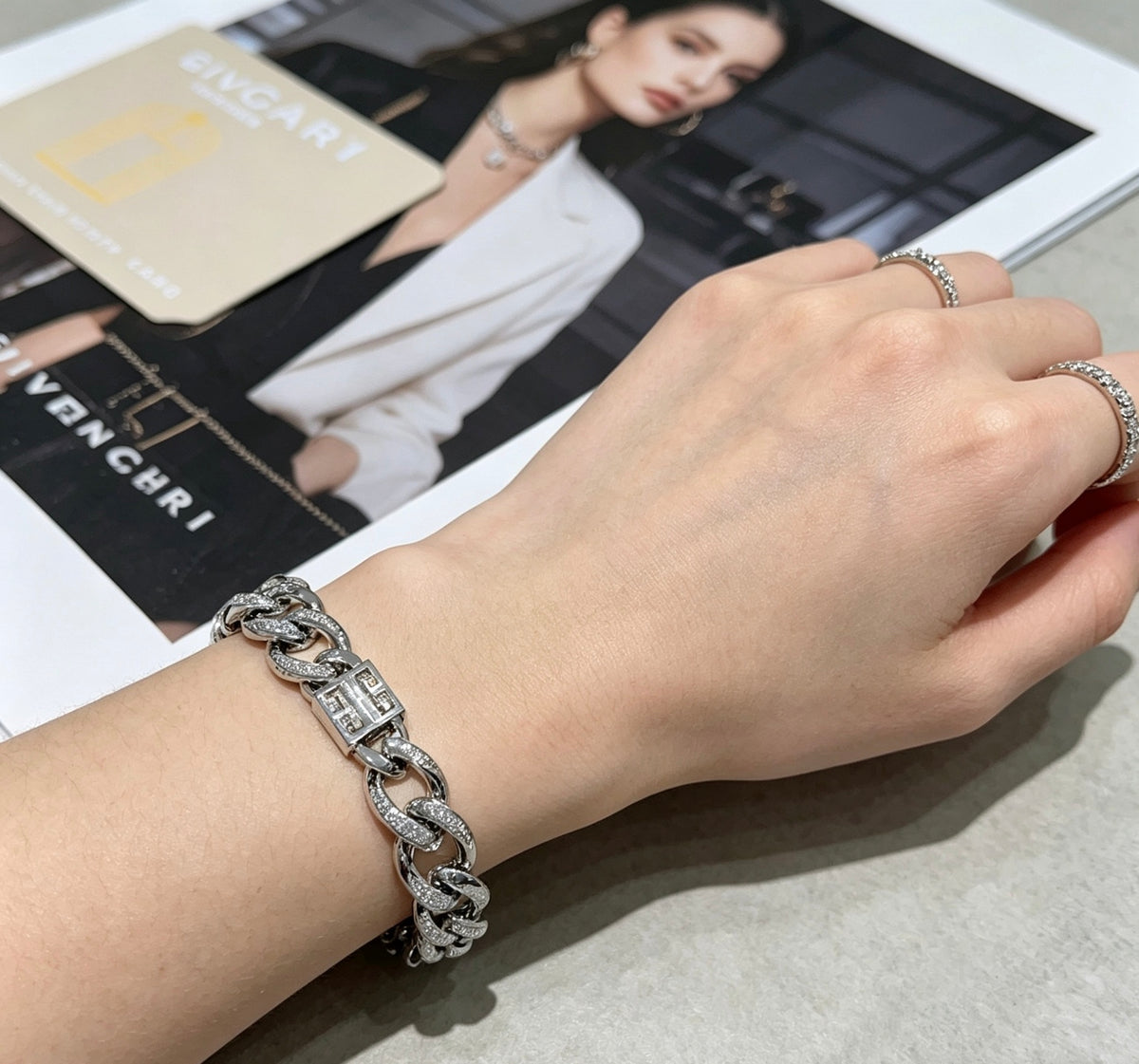 4G Emblem Emblem Bracelet – Design 03 detail view
