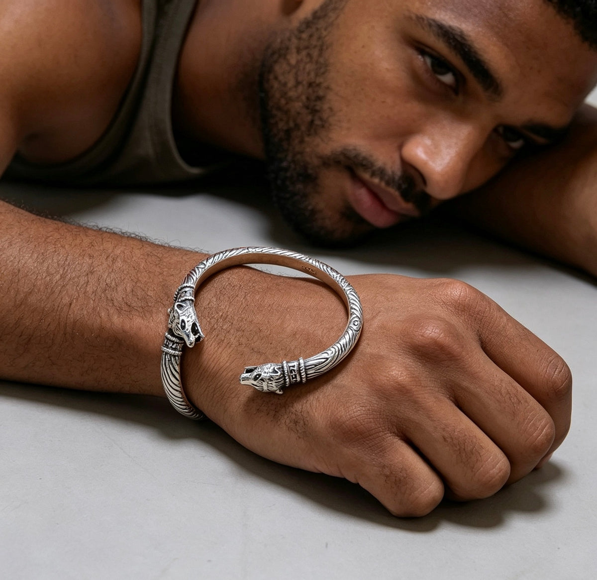 Double-G Emblem Bangle in Polished Metal-Tone – Design 015 detail view