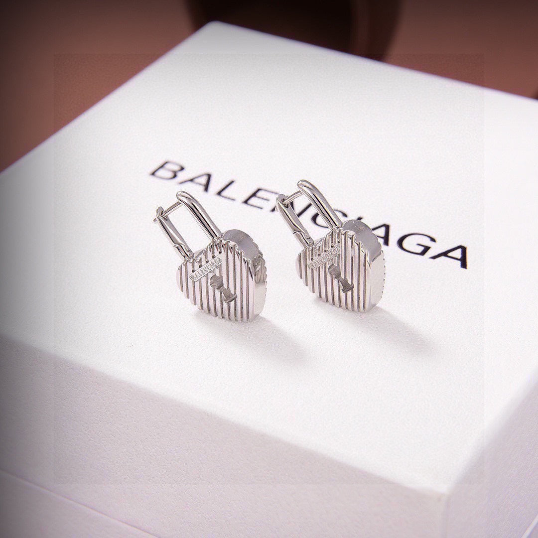 Ring Motif Statement Earrings in Gold-Tone – Design 007 front product view