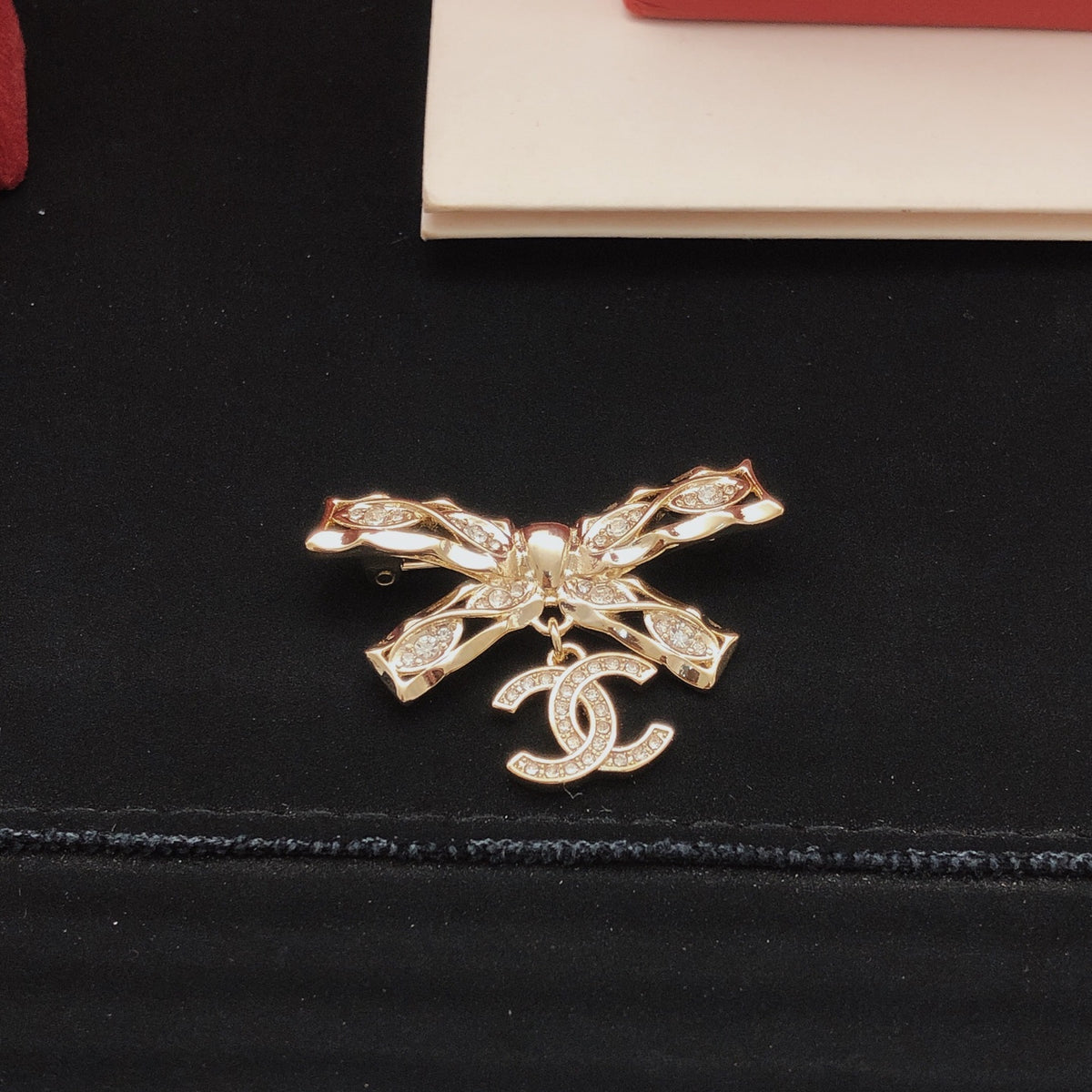 Bow Brooch in Gold-Tone – Design 005 styled product view