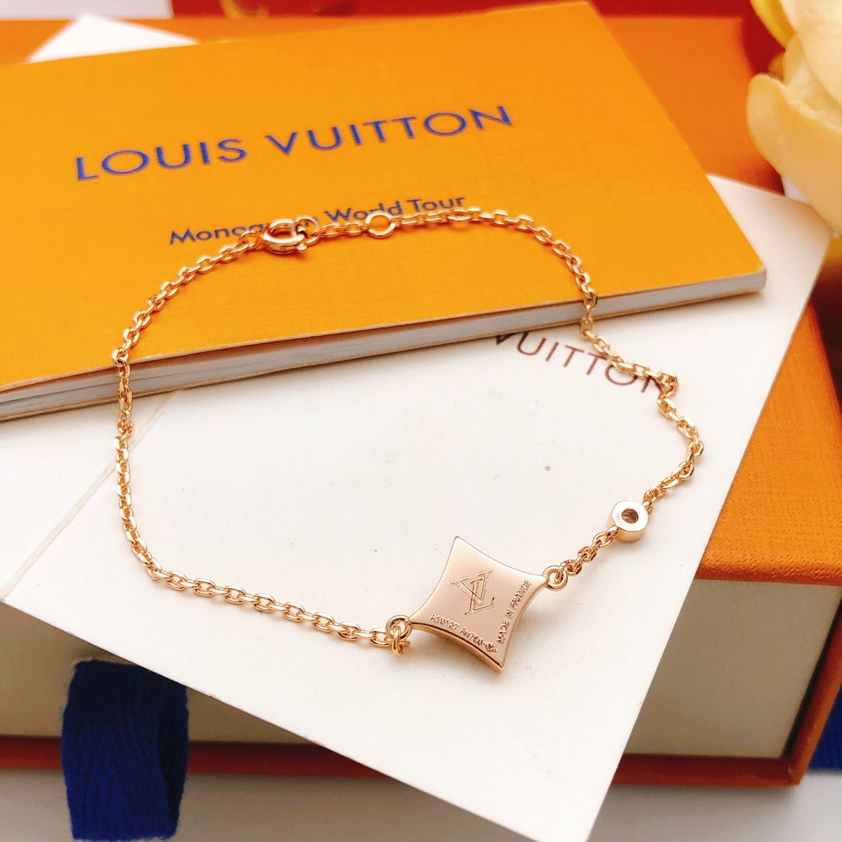 Geometric Emblem Bracelet in Gold-Tone – Blue Detail – Design 011 detail view