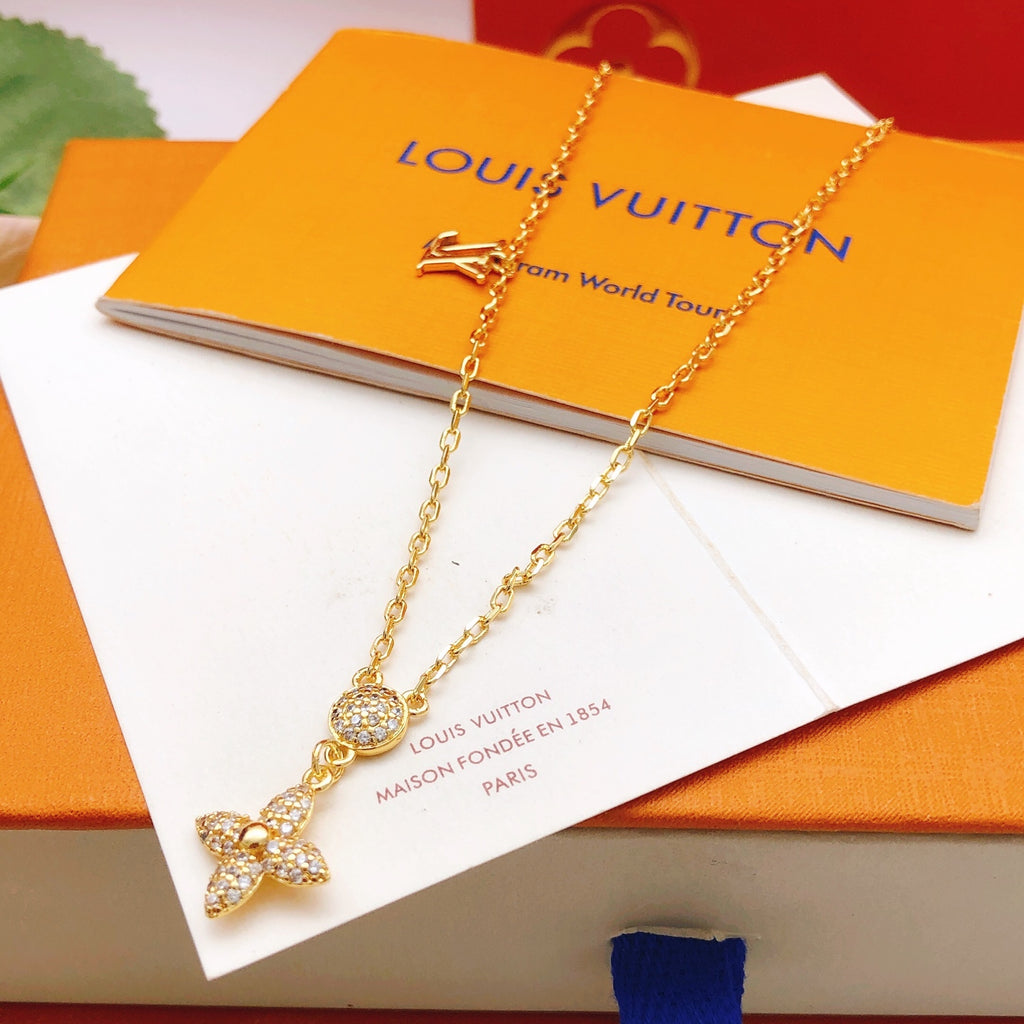 Geometric Emblem Pendant Necklace in Gold-Tone – Design 036 side detail