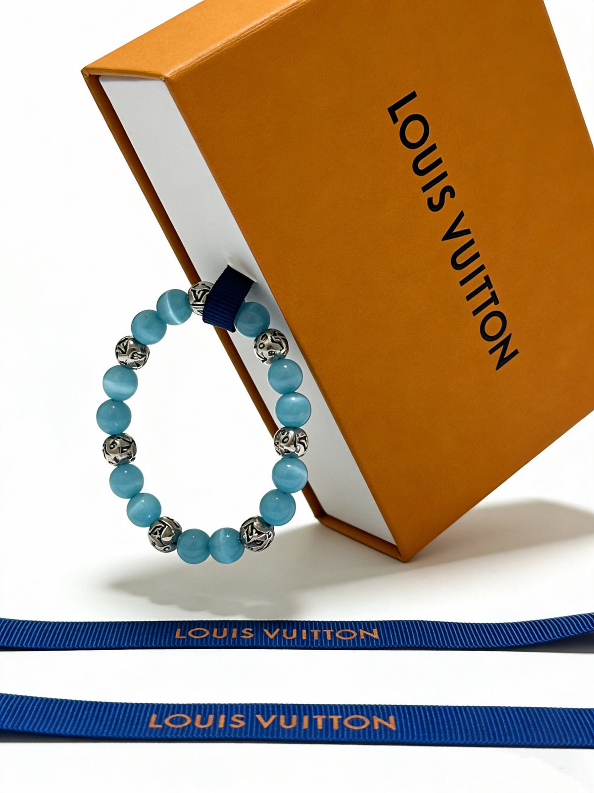 Geometric Emblem Bracelet in Silver-Tone – Design 027 close-up detail