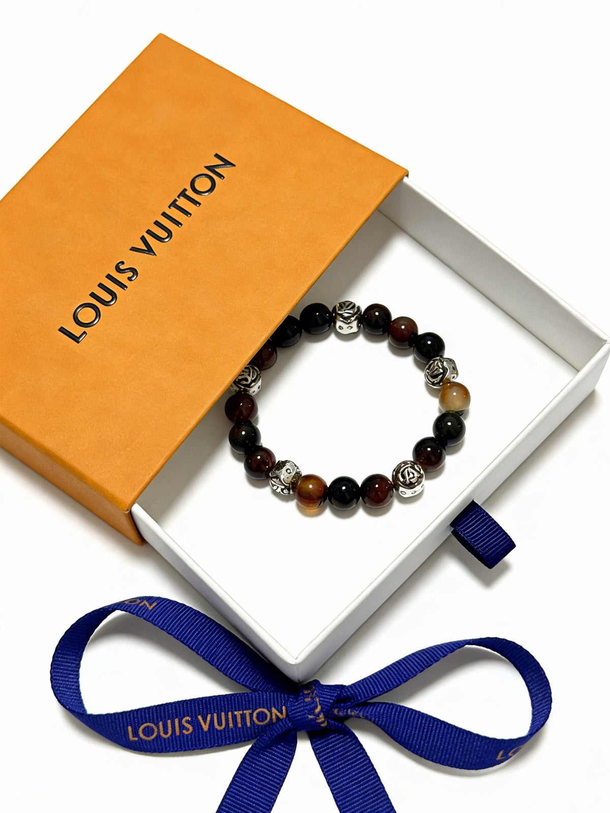 Geometric Emblem Bracelet in Silver-Tone – Design 023 detail view