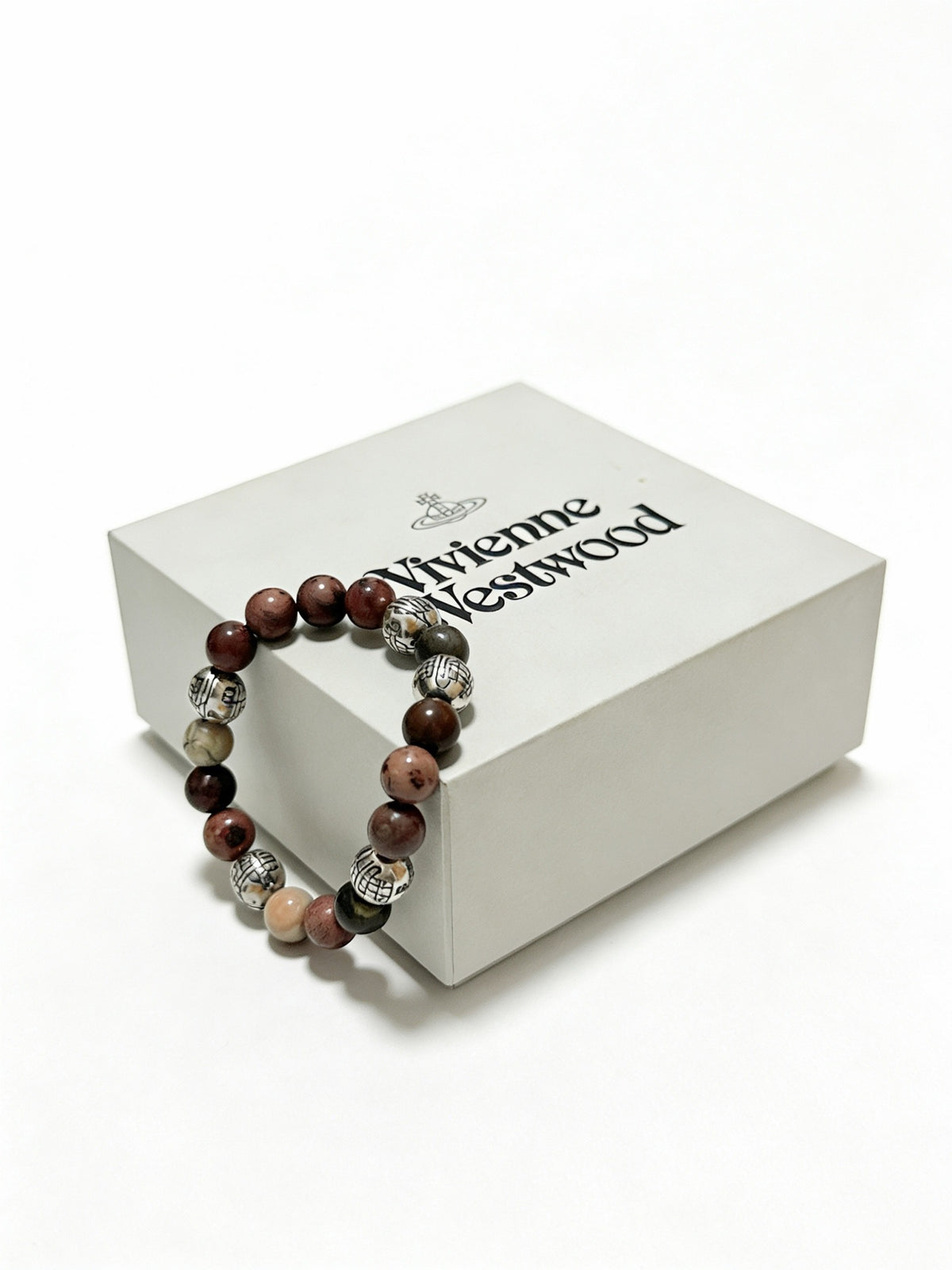 Orb-Inspired Emblem Bracelet in Silver-Tone – Vintage Detail – Design 014 detail view