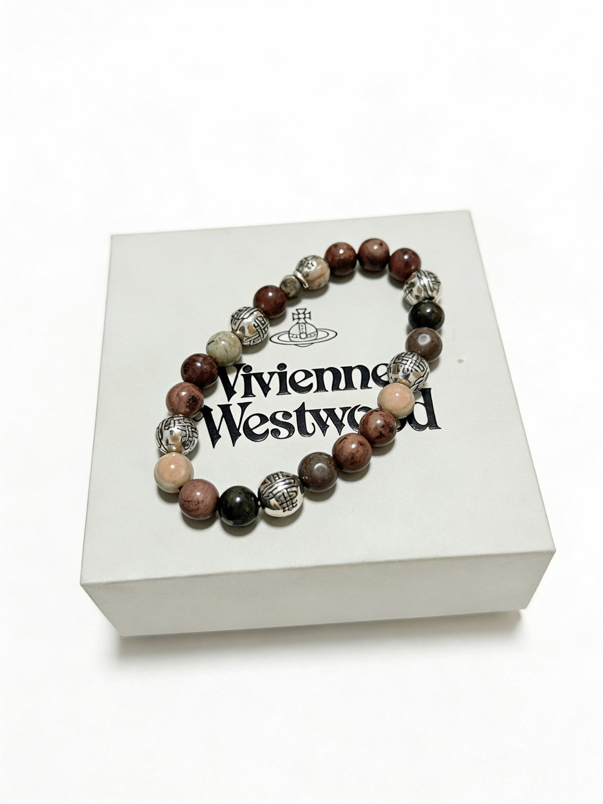 Orb-Inspired Emblem Bracelet in Silver-Tone – Vintage Detail – Design 014 main product view