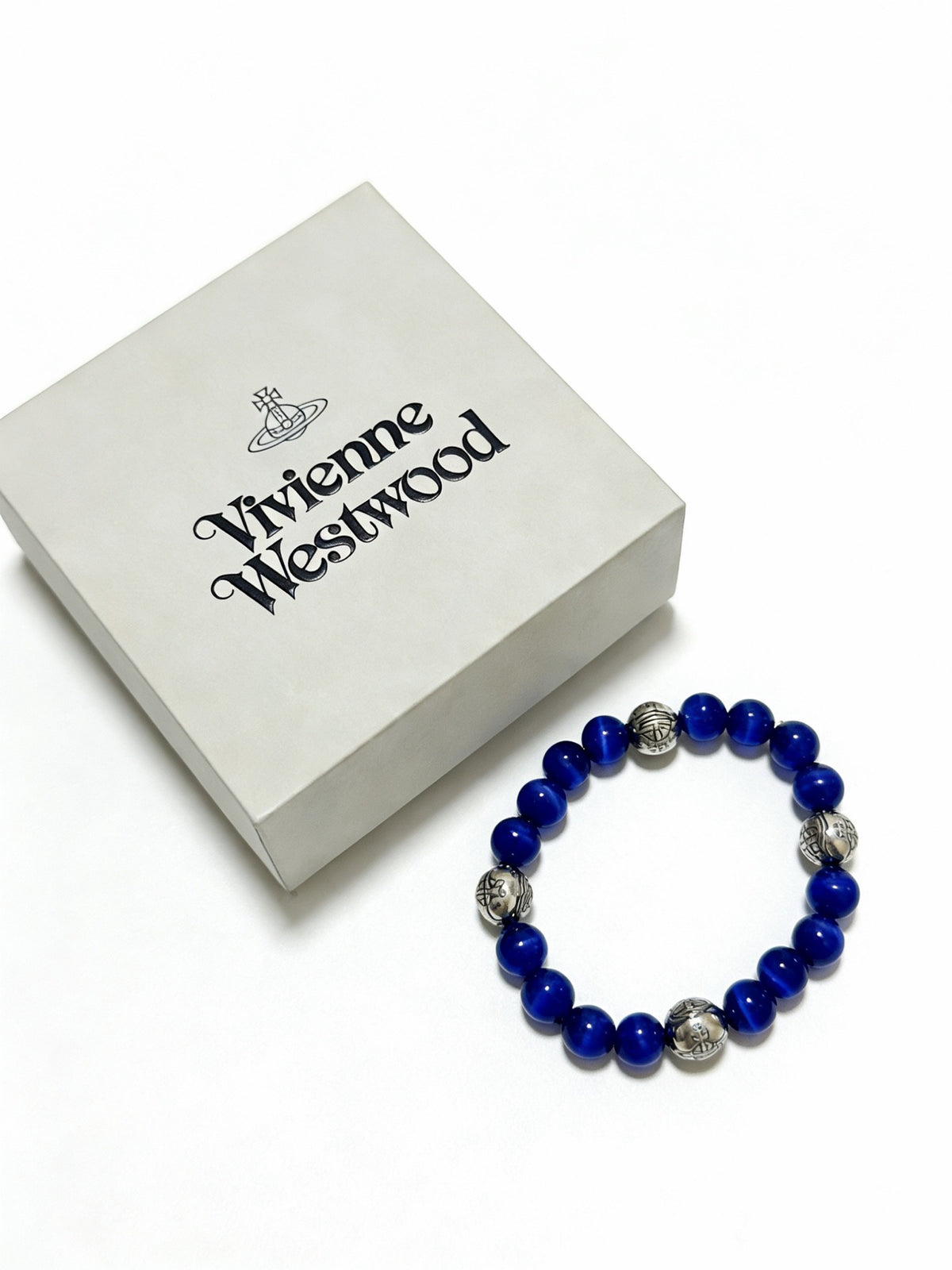 Orb-Inspired Emblem Bracelet in Silver-Tone – Vintage Detail – Design 013 front product view