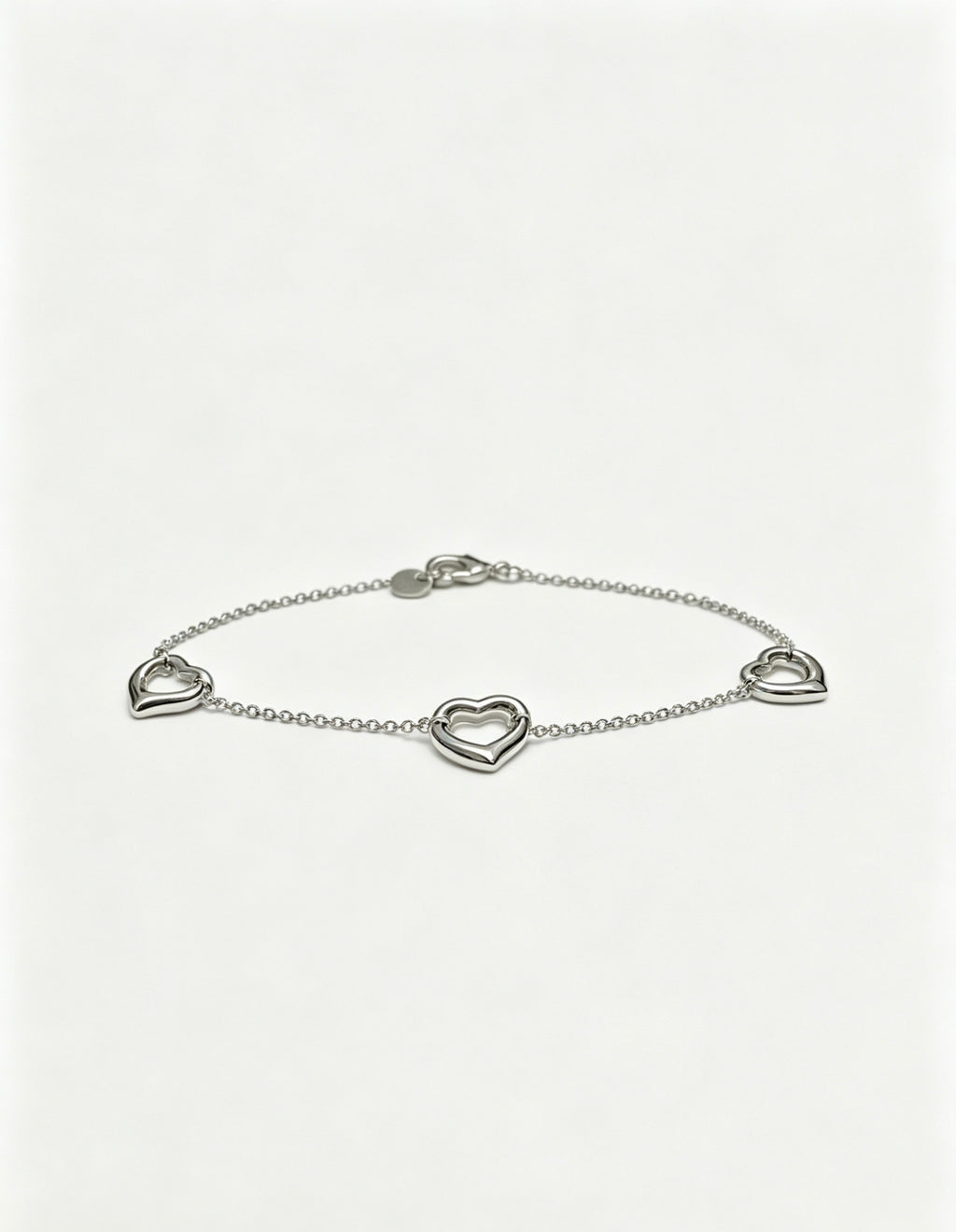 Signature Motif Bracelet in Silver-Tone – Vintage Detail – Design 75 detail view