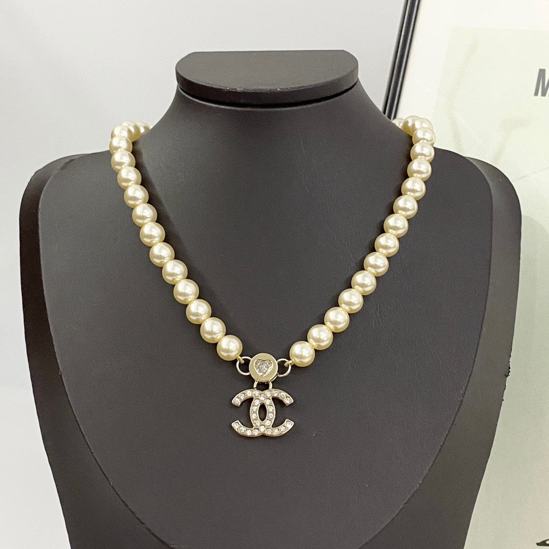 Pearl Pearl-Detail Pendant Necklace – Pearl Detail – Design 055 styled product view
