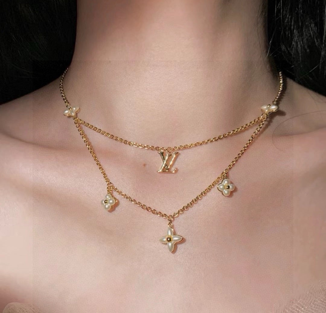 Letter Emblem Pendant Necklace in Polished Metal-Tone – Design 029 close-up detail