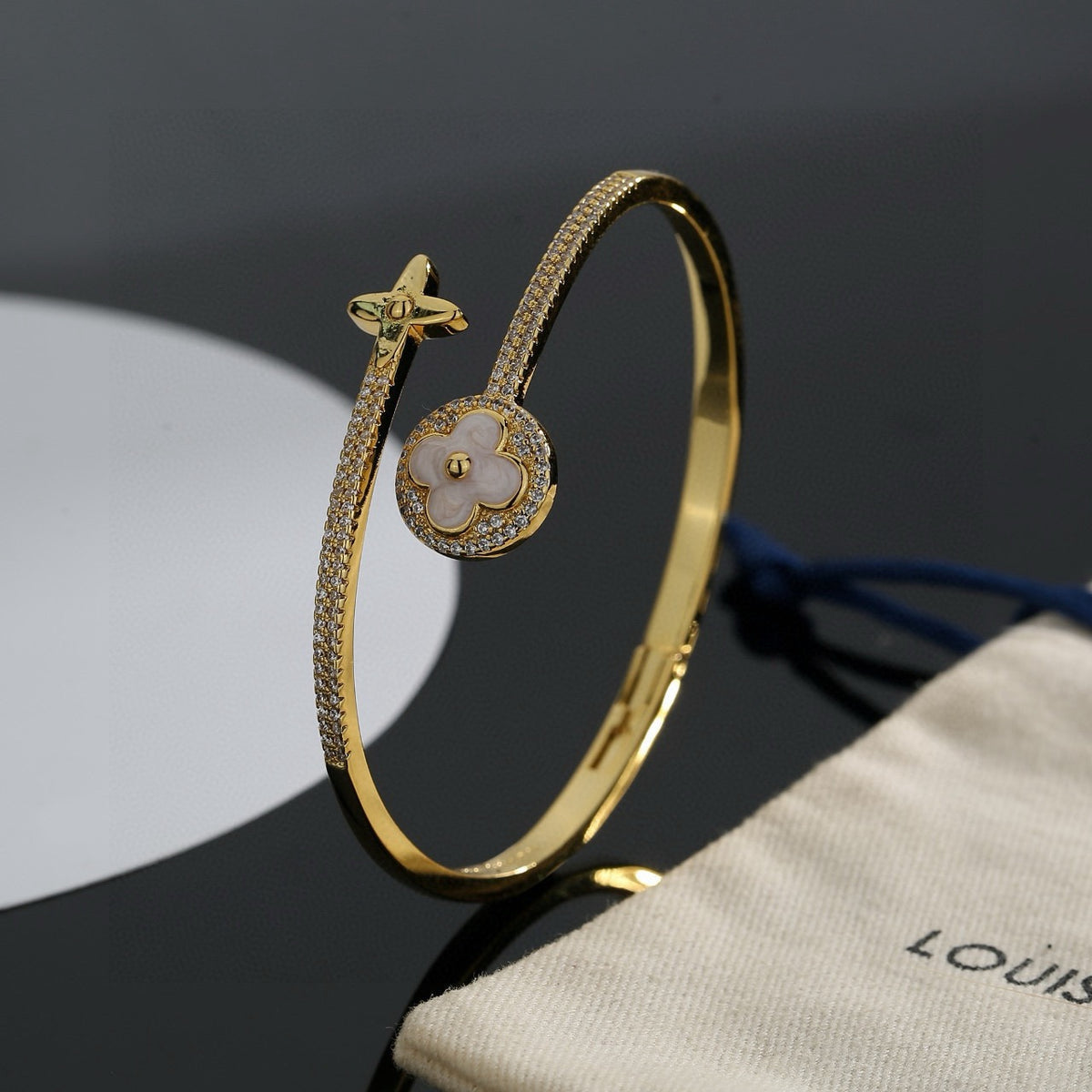 Clover Bangle in Polished Metal-Tone – Clover Detail – Design 014 side detail