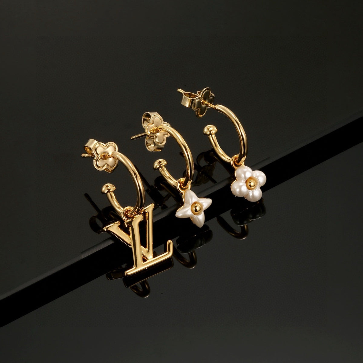 Clover Stud Earrings in Polished Metal-Tone – Clover Detail – Design 016 close-up detail