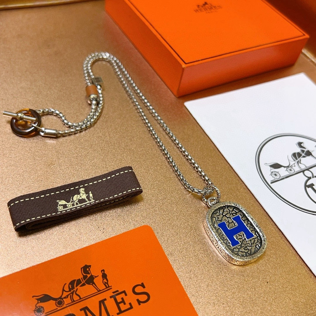 Toggle Pendant Necklace in Polished Metal-Tone – Toggle Detail – Design 027 front product view