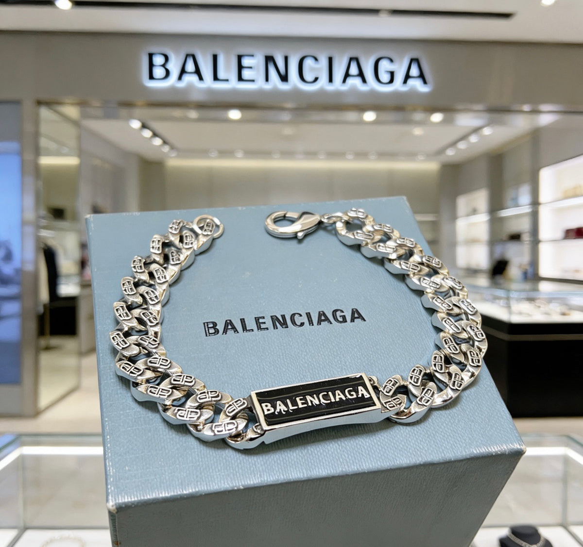 Geometric Emblem Bracelet in Polished Metal-Tone – Design 062 side detail