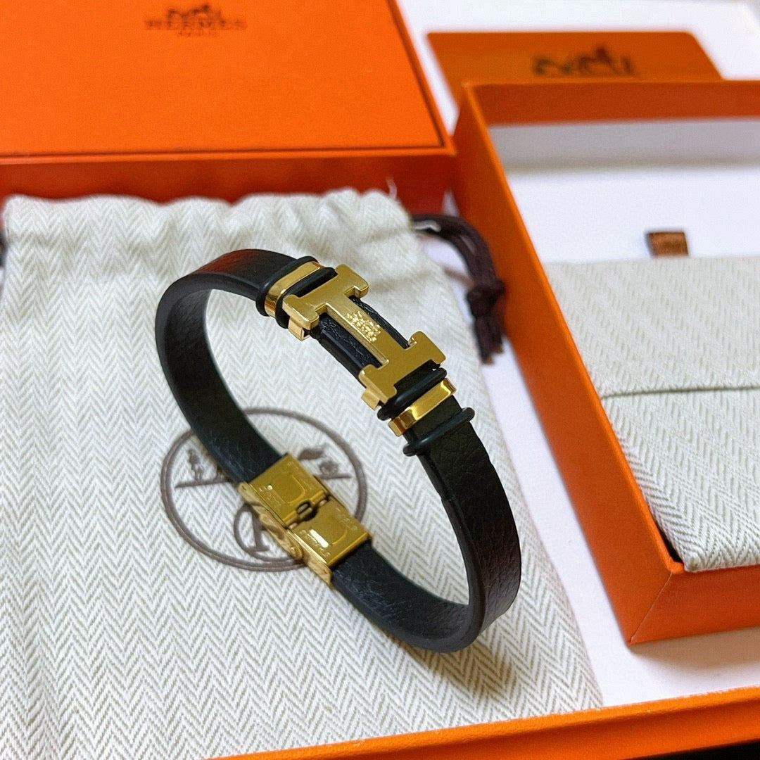Horse Bangle in Polished Metal-Tone – Design 014 front product view