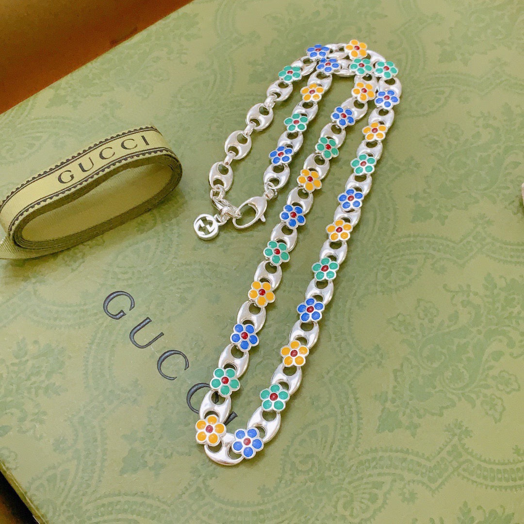 Double-G Emblem Pendant Necklace in Polished Metal-Tone – Design 194 detail view