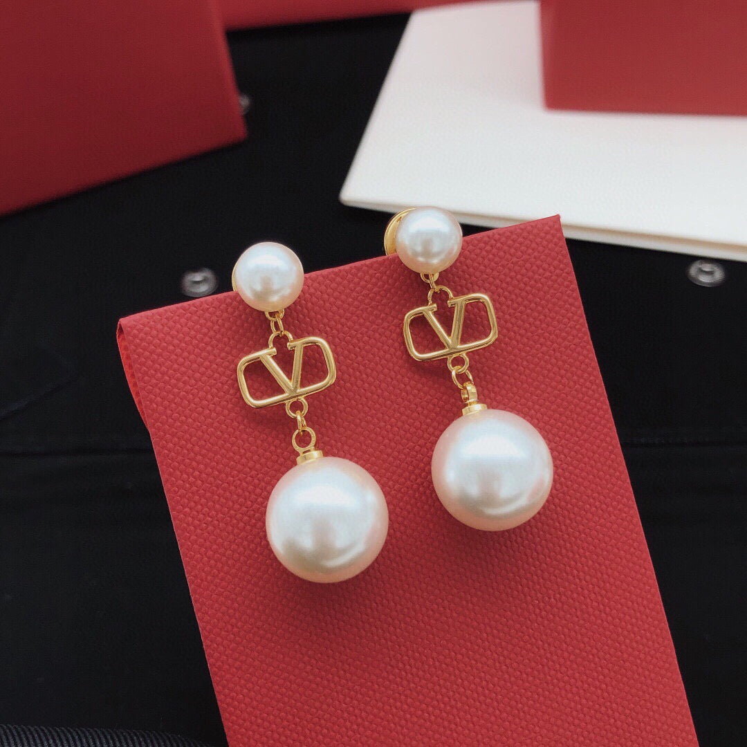Signature Emblem Stud Earrings in Gold-Tone – Design 07 side detail
