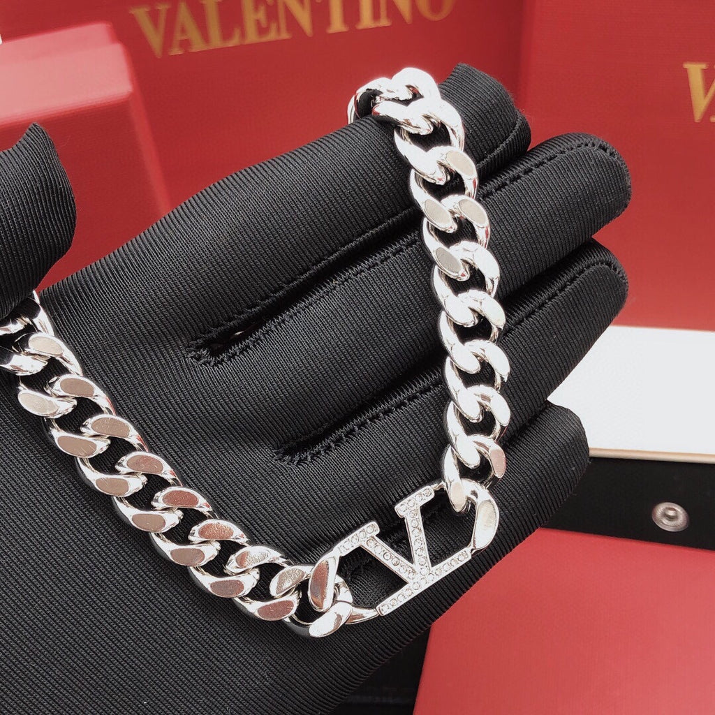 Signature Emblem Jewelry Accessory – Design 01 side detail