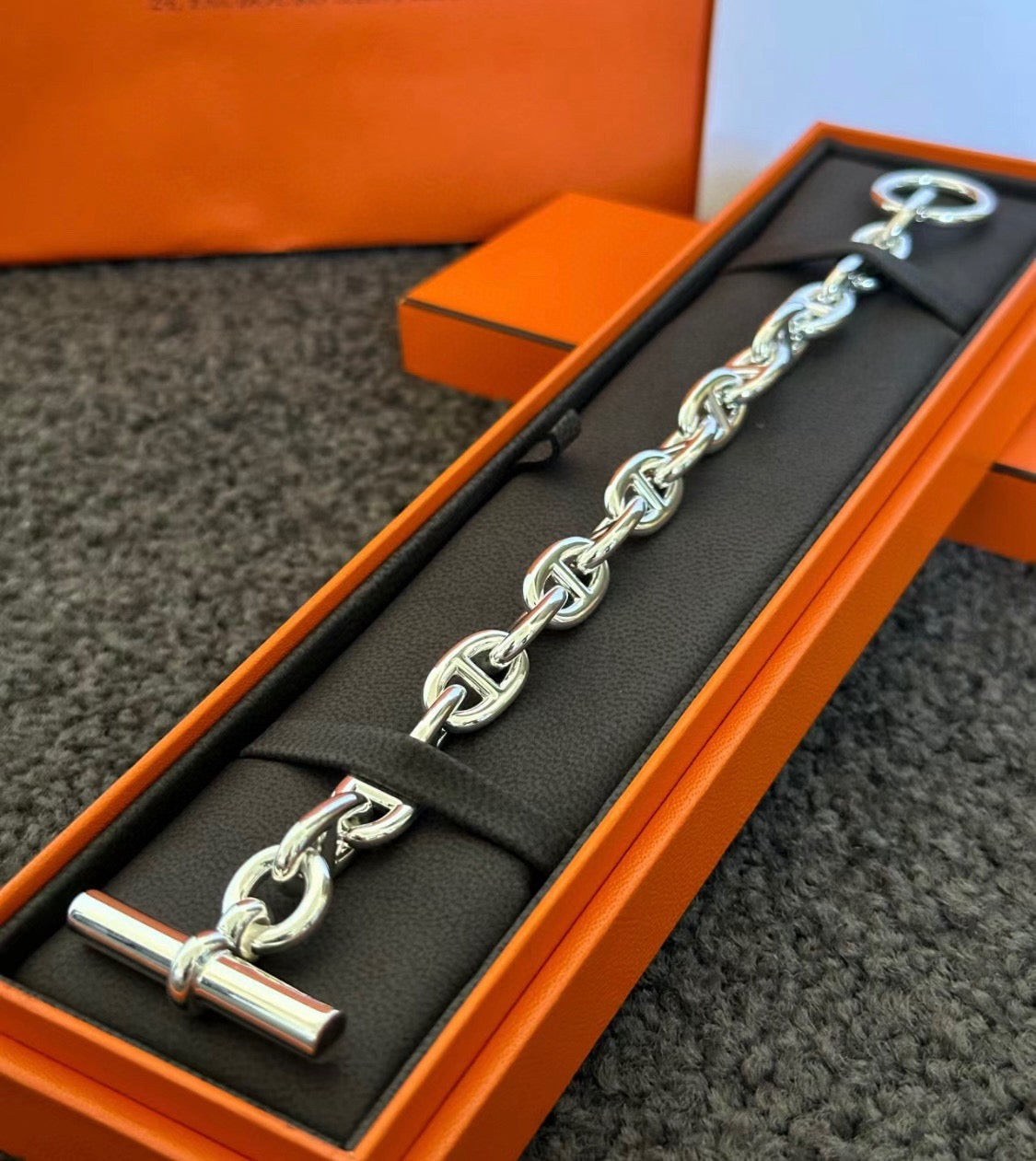 Toggle Bracelet in Polished Metal-Tone – Toggle Detail – Design 002 main product view