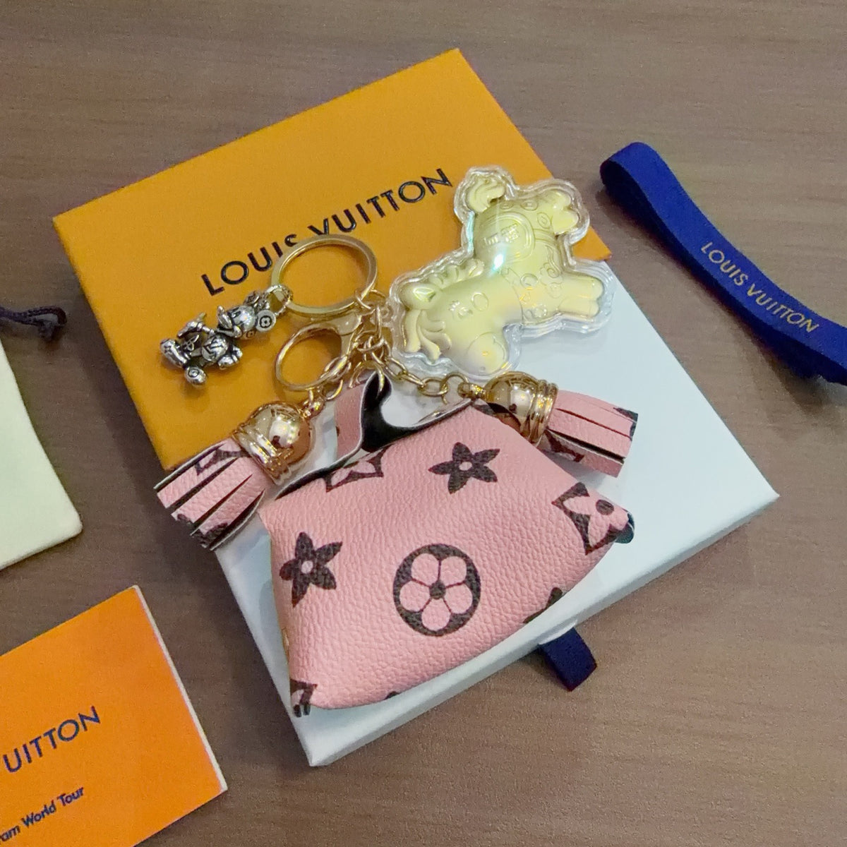 Bag Motif Keychain – Bag Detail – Design 111 side detail
