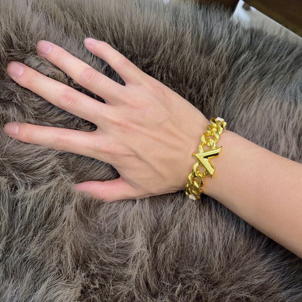 Geometric Emblem Leather-Detail Bracelet – Leather Detail – Design 016 detail view
