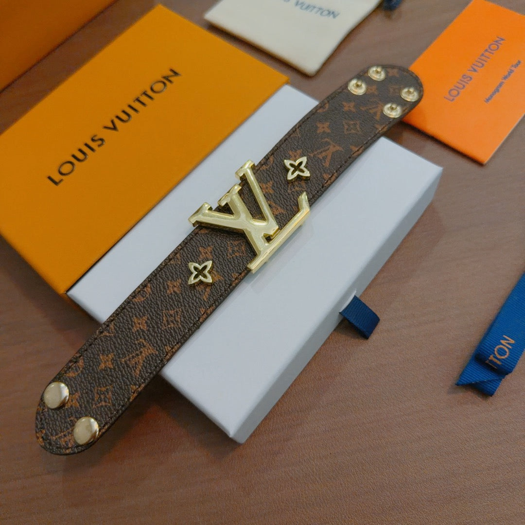 Geometric Emblem Leather-Detail Bracelet – Leather Detail – Design 015 main product view