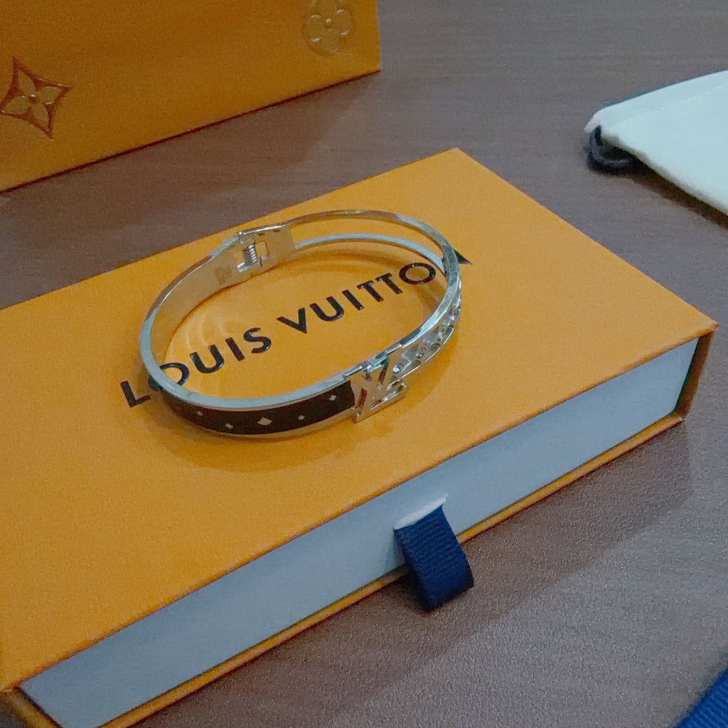 Geometric Emblem Bangle in Polished Metal-Tone – Design 006 detail view