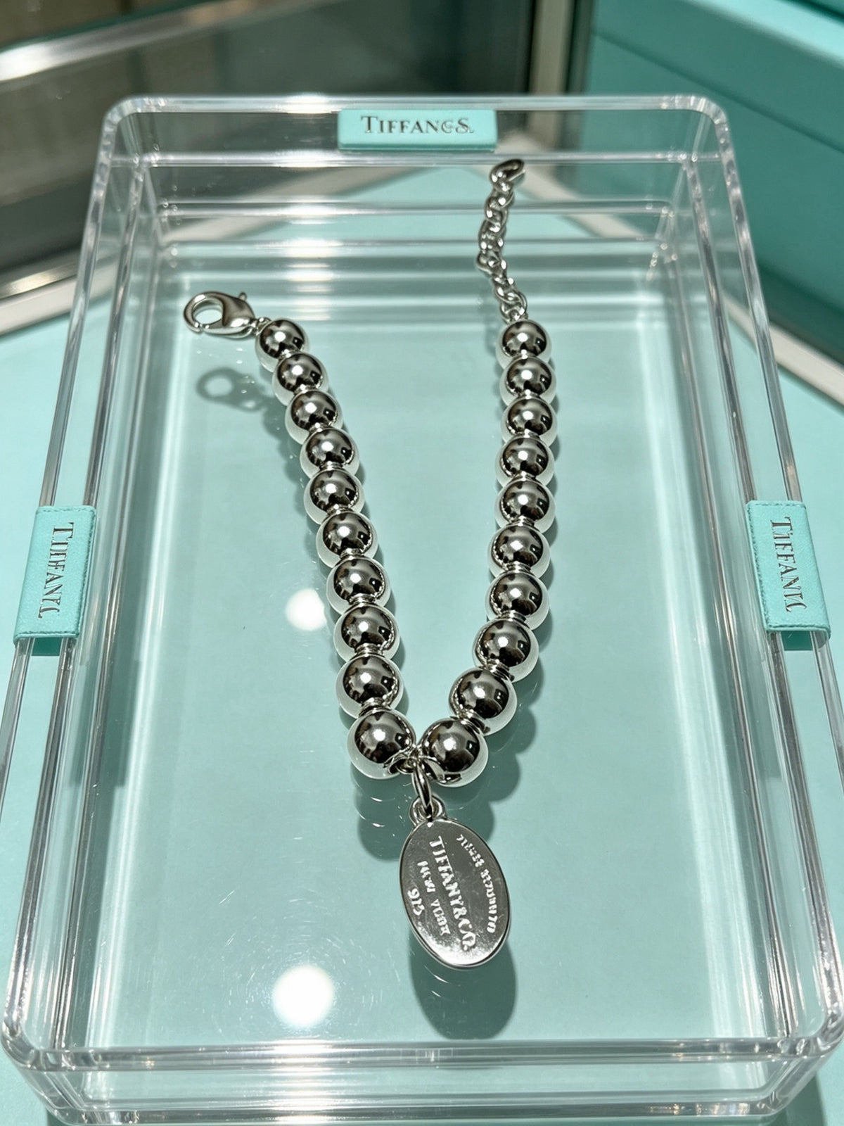 Signature Motif Bracelet in Silver-Tone – Vintage Detail – Design 86 close-up detail