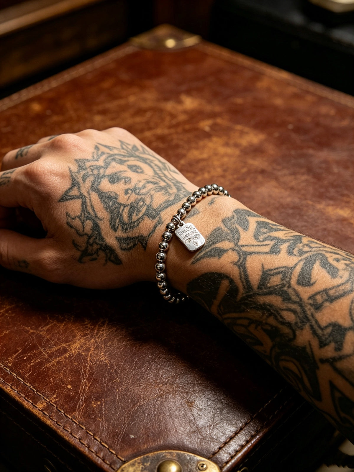 Signature Motif Bracelet in Silver-Tone – Vintage Detail – Design 83 close-up detail