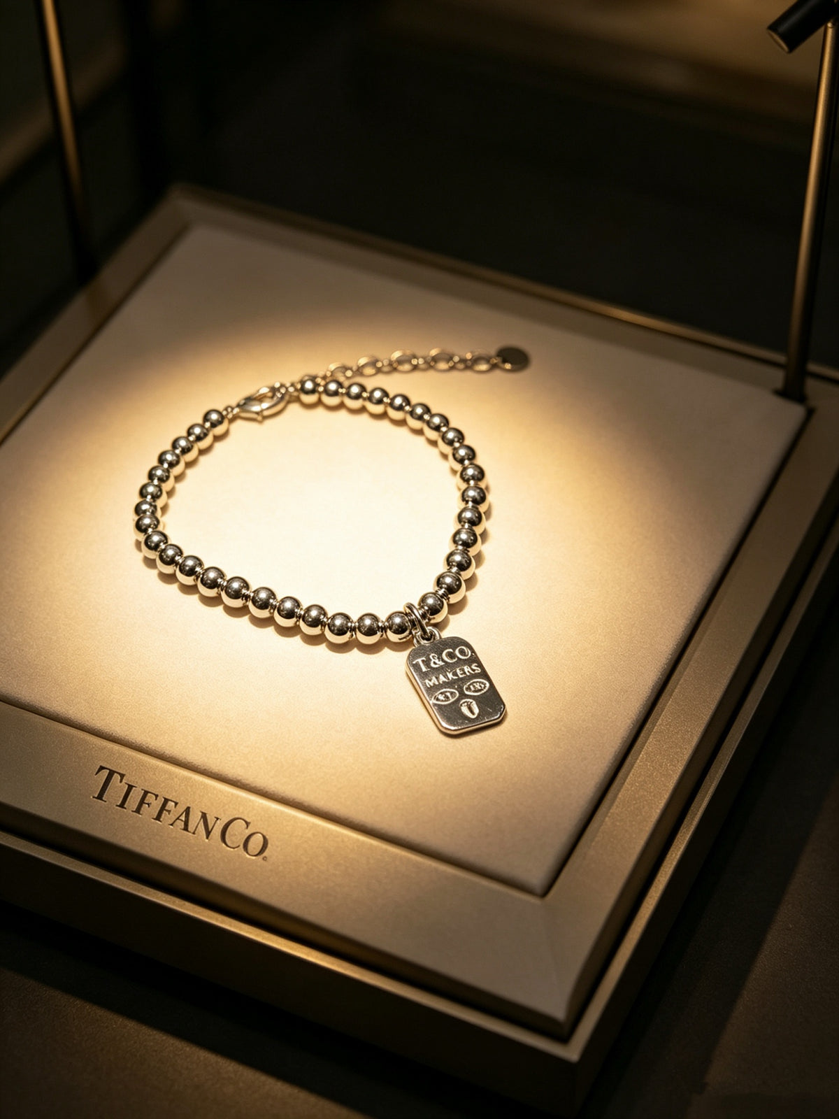 Signature Motif Bracelet in Silver-Tone – Vintage Detail – Design 83 detail view