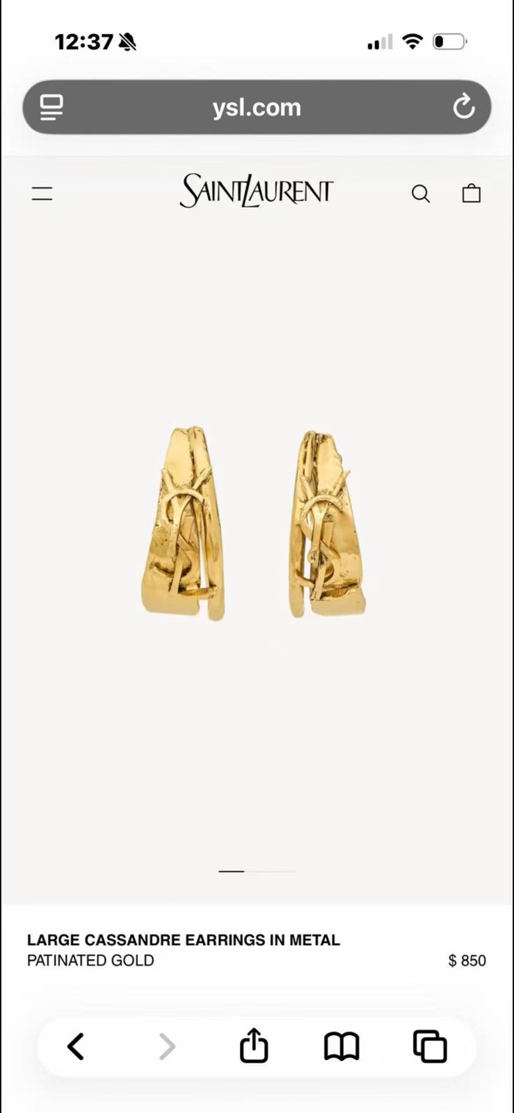 Geometric Emblem Hoop Earrings in Gold-Tone – Vintage Detail main product view