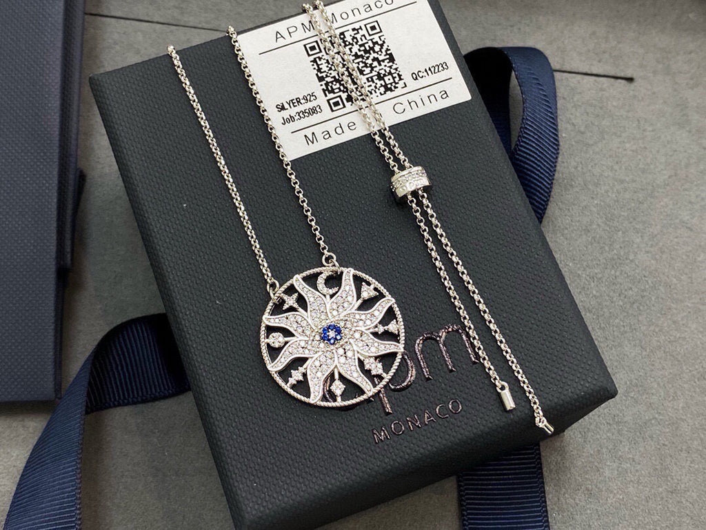 Adjustable Spike Pendant Necklace in Silver-Tone side detail