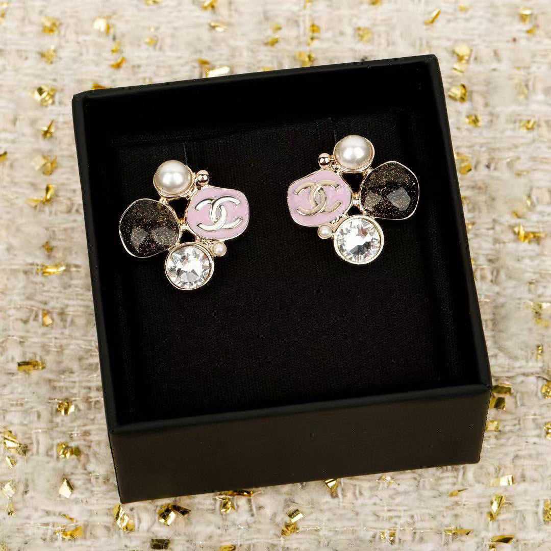 Signature Emblem Stud Earrings in Gold-Tone – Design 047 close-up detail